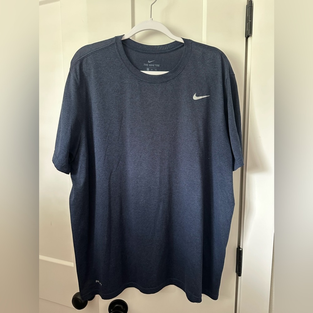 Navy Men’s Nike Shirt